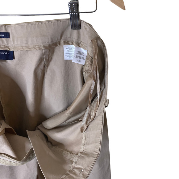 Jones New York Women's kaki Chino Pants Flat Front Straight Leg Size 12 - Picture 9 of 9